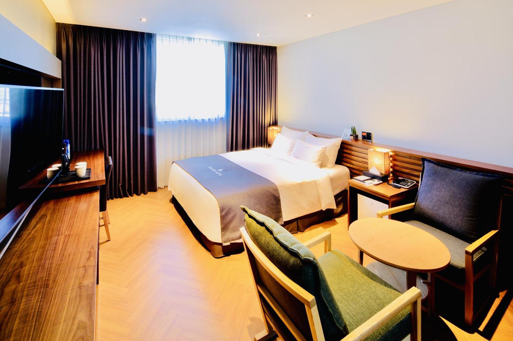 Golden Business Hotel Jinju Exterior photo