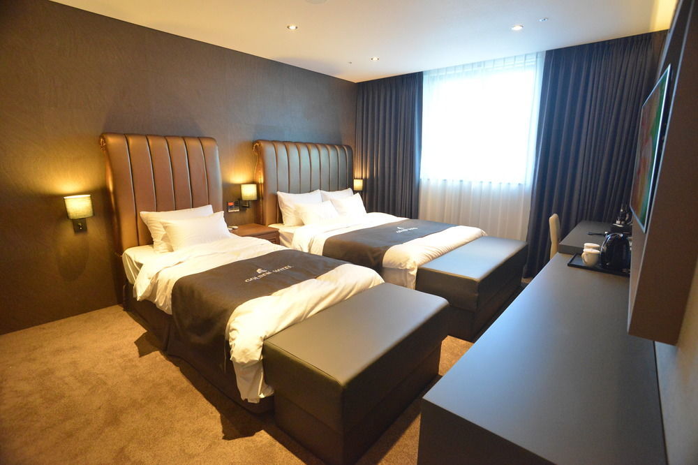 Golden Business Hotel Jinju Exterior photo